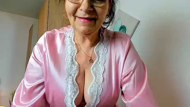 sweetangell69  online show from April 27, 2026, 2:09 am