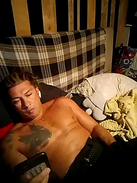 Lovely milk online show from October 28, 2025, 8:08 pm