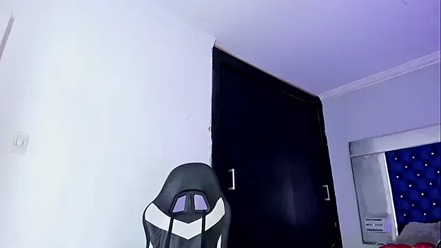 Snapshot of La_Perversa69 chatting on October 12, 2025, 7:59 pm La Perversa69 online show from October 12, 2025, 7:59 pm