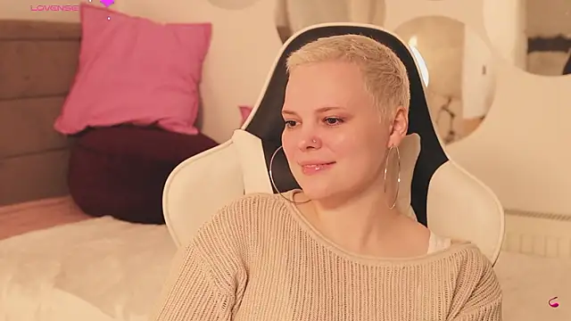 LikaBerry1 online show from March 1, 2026, 1:33 pm