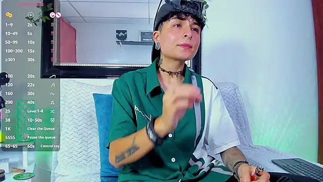 ZuryRamirez  online show from January 13, 2025, 7:20 pm