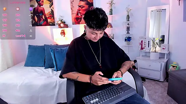 Snapshot of ZuryRamirez_ chatting on December 18, 2025, 8:45 pm ZuryRamirez online show from December 18, 2025, 8:45 pm