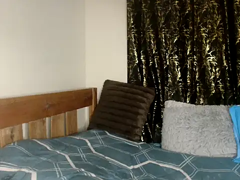 Sexxy prity25 online show from November 22, 2025, 3:33 pm