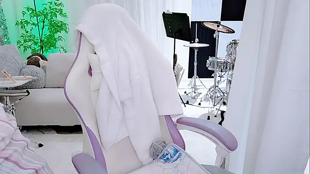 Snapshot of Vaness-a chatting on November 20, 2025, 12:44 am Vaness-a online show from November 20, 2025, 12:44 am