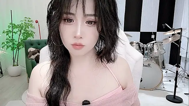 Snapshot of Vaness-a chatting on October 7, 2025, 5:25 pm Vaness-a online show from October 7, 2025, 5:25 pm