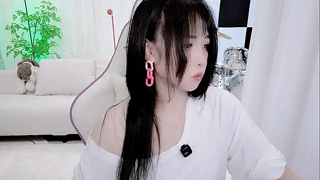 Snapshot of Vaness-a chatting on November 18, 2025, 3:48 pm Vaness-a online show from November 18, 2025, 3:48 pm