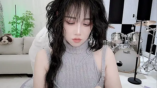 Snapshot of Vaness-a chatting on October 17, 2025, 12:40 pm Vaness-a online show from October 17, 2025, 12:40 pm