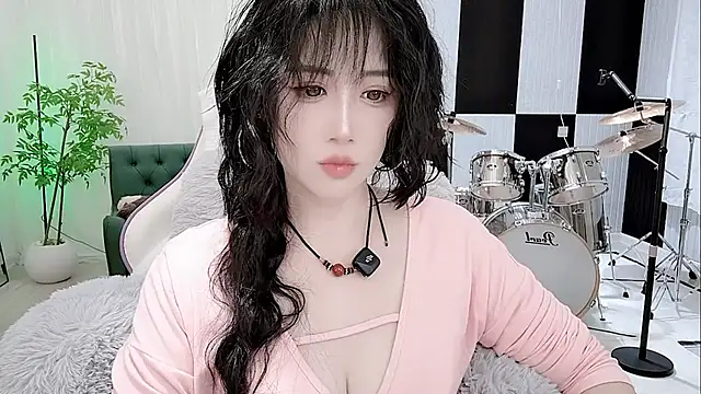 Snapshot of Vaness-a chatting on October 12, 2025, 7:04 pm Vaness-a online show from October 12, 2025, 7:04 pm