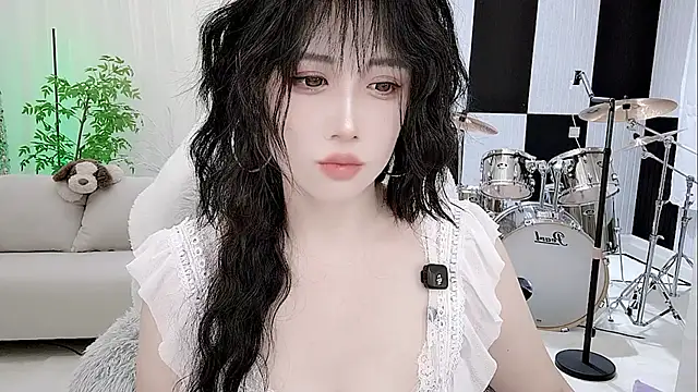 Snapshot of Vaness-a chatting on October 15, 2025, 11:02 pm Vaness-a online show from October 15, 2025, 11:02 pm