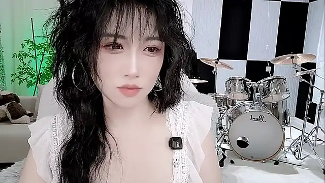 Snapshot of Vaness-a chatting on October 21, 2025, 6:29 pm Vaness-a online show from October 21, 2025, 6:29 pm