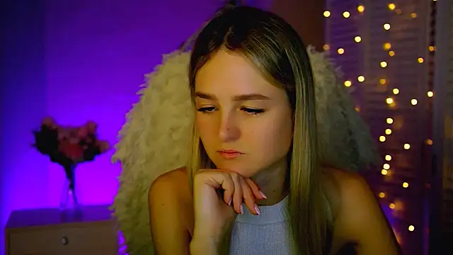 Snapshot of DeboraLarson chatting on November 30, 2025, 3:29 am DeboraLarson online show from November 30, 2025, 3:29 am