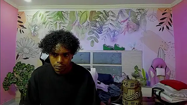 bigblackhotx1 online show from January 18, 2026, 12:52 pm