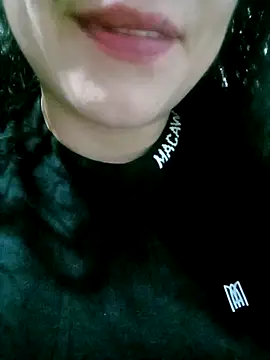 Kasandra02 online show from February 9, 2025, 6:11 am