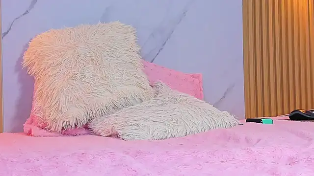 Snapshot of miss_Ari chatting on December 24, 2024, 1:16 am miss Ari online show from December 24, 2024, 1:16 am