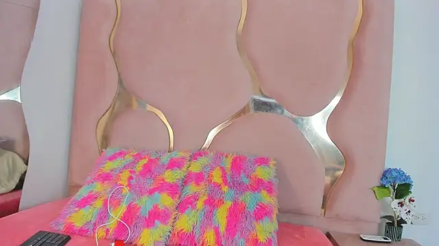 Snapshot of samantaht chatting on November 14, 2025, 8:56 pm samantaht online show from November 14, 2025, 8:56 pm