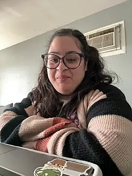 tillymarie34 online show from March 9, 2025, 8:21 pm