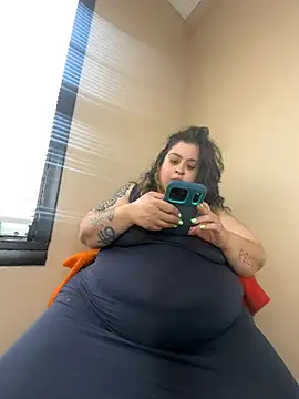 Snapshot of tillymarie34 chatting on May 17, 2026, 11:05 pm tillymarie34 online show from May 17, 2026, 11:05 pm