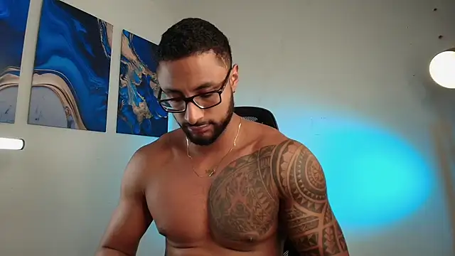 LiamGarcia1 online show from February 12, 2026, 2:17 pm