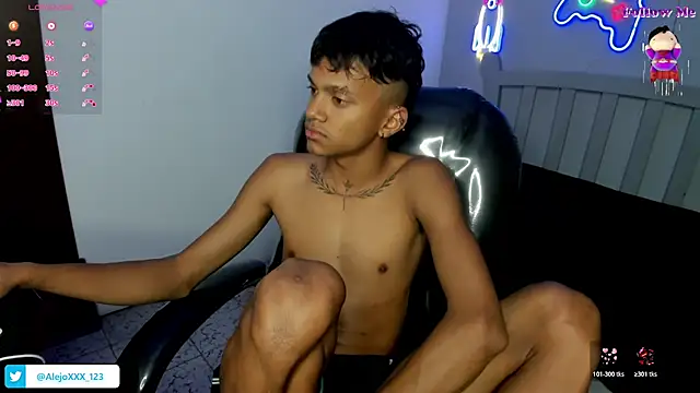 loistwink  online show from November 28, 2025, 5:29 am