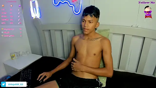 loistwink  online show from November 30, 2025, 7:03 pm