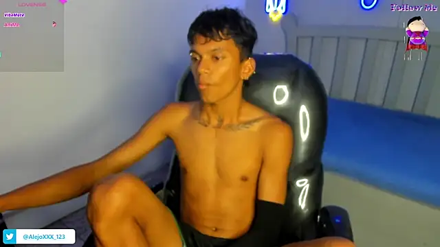 loistwink  online show from November 19, 2025, 5:18 am