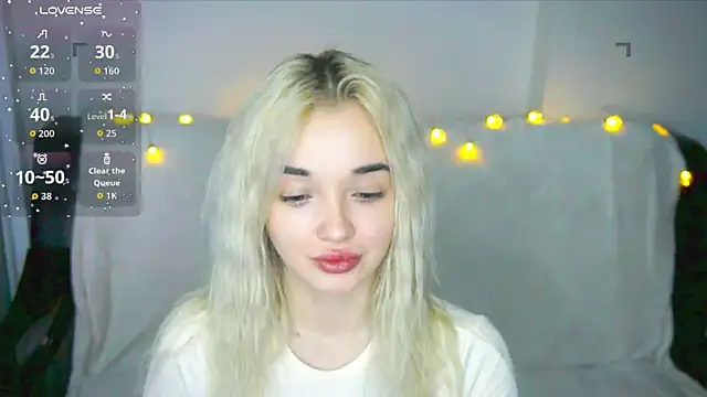 Snapshot of Ashley_S chatting on November 17, 2025, 11:09 pm Ashley S online show from November 17, 2025, 11:09 pm