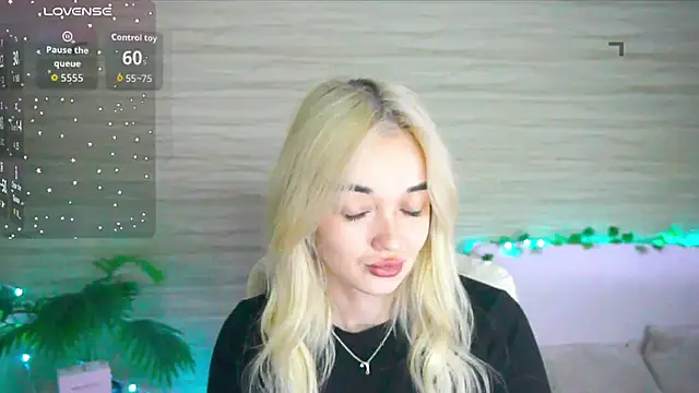 Snapshot of Ashley_S chatting on October 27, 2025, 11:05 pm Ashley S online show from October 27, 2025, 11:05 pm