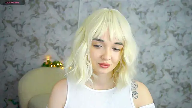 Snapshot of Ashley_S chatting on May 17, 2026, 10:21 pm Ashley S online show from May 17, 2026, 10:21 pm