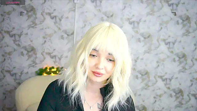 Snapshot of Ashley_S chatting on June 2, 2026, 10:21 pm Ashley S online show from June 2, 2026, 10:21 pm