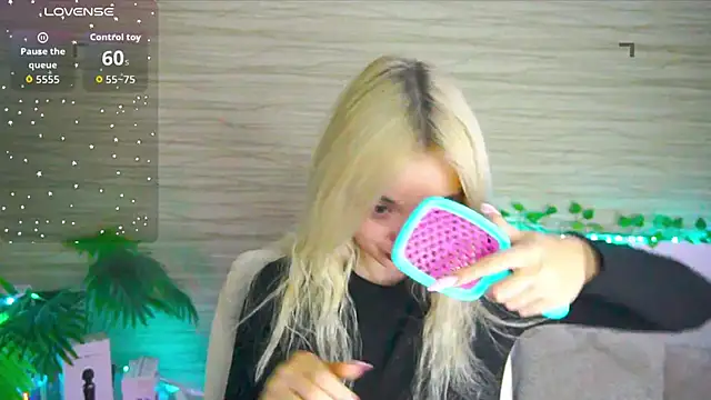 Snapshot of Ashley_S chatting on November 4, 2025, 11:08 pm Ashley S online show from November 4, 2025, 11:08 pm