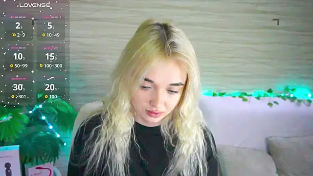 Snapshot of Ashley_S chatting on October 17, 2025, 10:11 pm Ashley S online show from October 17, 2025, 10:11 pm