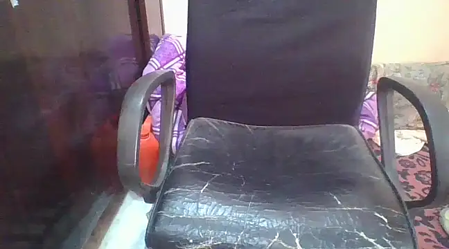 Snapshot of AuntyLover_BhabhiLover_ chatting on March 22, 2025, 12:14 pm AuntyLover BhabhiLover online show from March 22, 2025, 12:14 pm