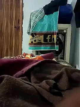 pintuS40 online show from December 22, 2025, 8:42 pm