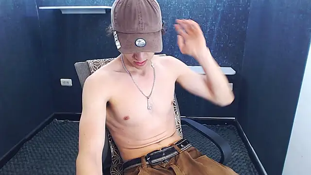 Kerverr  online show from December 5, 2025, 5:44 pm