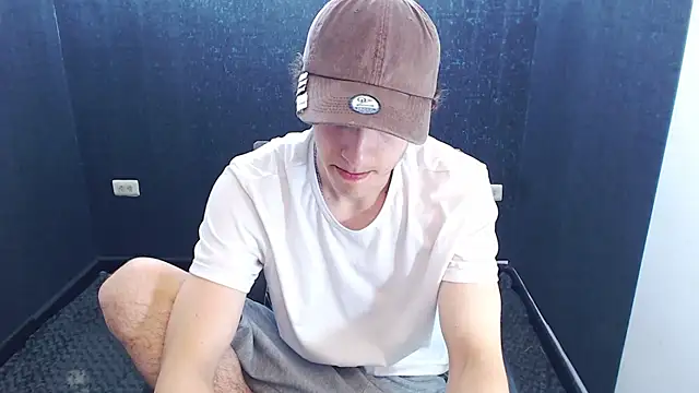 Kerverr  online show from November 9, 2025, 2:21 pm