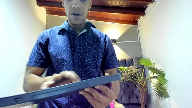 Snapshot of Salomon_koude chatting on July 13, 2026, 12:04 pm Salomon koude online show from July 13, 2026, 12:04 pm