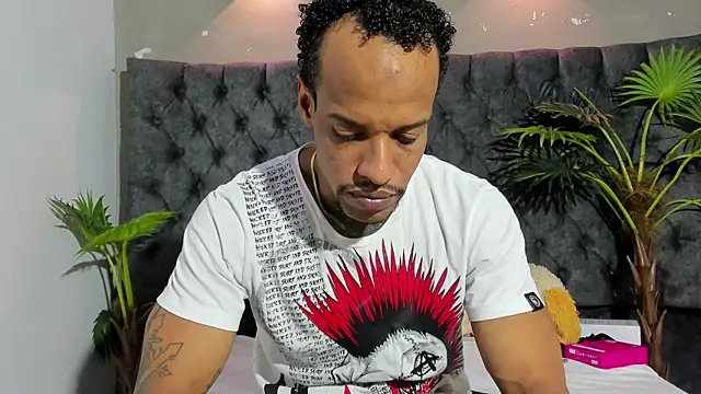 Snapshot of Salomon_koude chatting on August 4, 2026, 12:42 pm Salomon koude online show from August 4, 2026, 12:42 pm