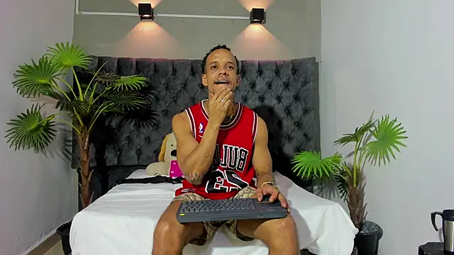 Snapshot of Salomon_koude chatting on June 19, 2026, 2:39 am Salomon koude online show from June 19, 2026, 2:39 am