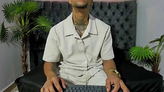Snapshot of Salomon_koude chatting on June 13, 2026, 12:58 pm Salomon koude online show from June 13, 2026, 12:58 pm