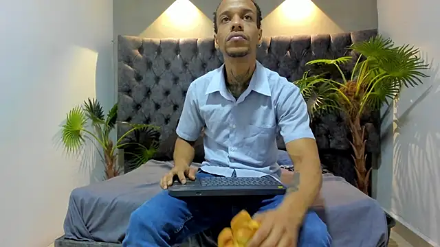 Snapshot of Salomon_koude chatting on July 9, 2026, 2:27 pm Salomon koude online show from July 9, 2026, 2:27 pm