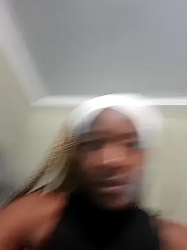 Snapshot of SlimRose24 chatting on November 2, 2025, 12:21 pm SlimRose24 online show from November 2, 2025, 12:21 pm