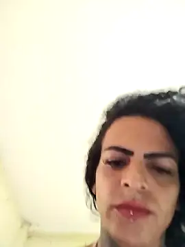 MaraVililhosa online show from February 25, 2025, 4:14 pm