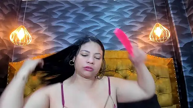 NahomiFireSex online show from May 4, 2026, 1:47 pm