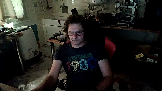Snapshot of snork80 chatting on June 27, 2026, 10:32 am snork80 online show from June 27, 2026, 10:32 am