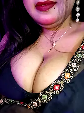 Suhanakhan00 online show from March 4, 2025, 5:56 pm