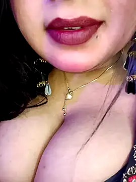 Suhanakhan00 online show from February 8, 2025, 6:33 pm