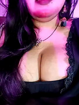 Suhanakhan00 online show from January 12, 2026, 7:48 am