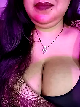 Snapshot of Suhanakhan00 chatting on November 21, 2025, 6:18 pm Suhanakhan00 online show from November 21, 2025, 6:18 pm