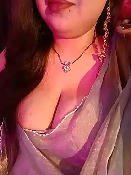 Snapshot of Suhanakhan00 chatting on August 6, 2026, 5:52 pm Suhanakhan00 online show from August 6, 2026, 5:52 pm