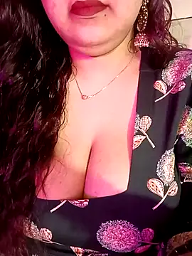 Snapshot of Suhanakhan00 chatting on May 26, 2026, 11:30 am Suhanakhan00 online show from May 26, 2026, 11:30 am